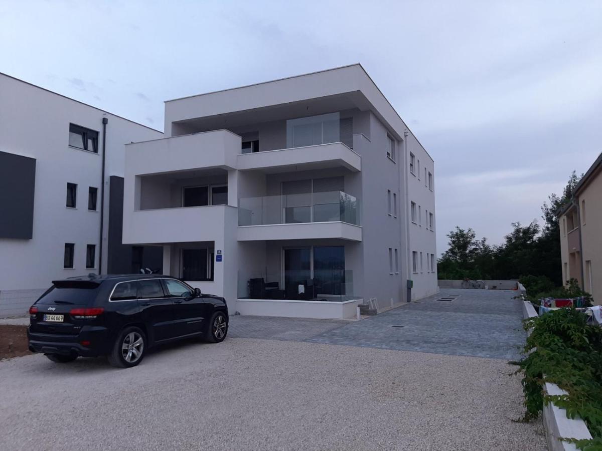 B & R Summer Breeze Apartments Nin Dış mekan fotoğraf
